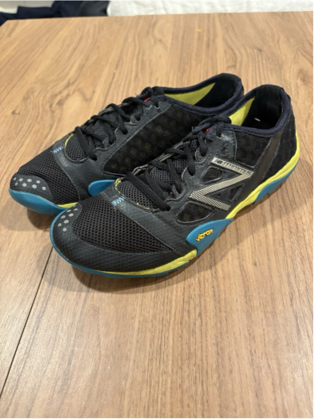 New Balance Minimus Trail Men's Size 8 Black Vibram Barefoot Running Sneakers